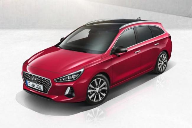 Hyundai i30 Tourer Kompakt segmentin yeni oyuncusu i30 Tourer, geniş bagaj hacmi ile ön plana çıkacak. Dünya lansmanı Cenevre Ootomobil Fuarı’nda gerçekleşecek olan model geniş aileler tarafından ilgi görecek gibi gözüküyor.