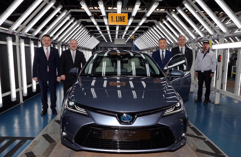 yeni toyota corolla sedan sakarya da uretim bandindan indi otomobil gazetesi