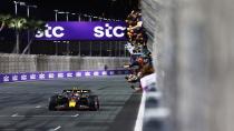 F 1’de kazanan Sergio Perez