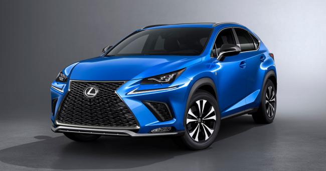 Lexus NX, tanıtılmasının ardından kısa süre içerisinde Lexus’un global satışlarına büyük bir katkı sağladı ve dünya çapında üne kavuştu. Bu dikkat çekici crossover, yenilenen dış tasarımı, kabin teknolojileri ve yeni donanımlarıyla beklentileri aşmaya hazırlanıyor.